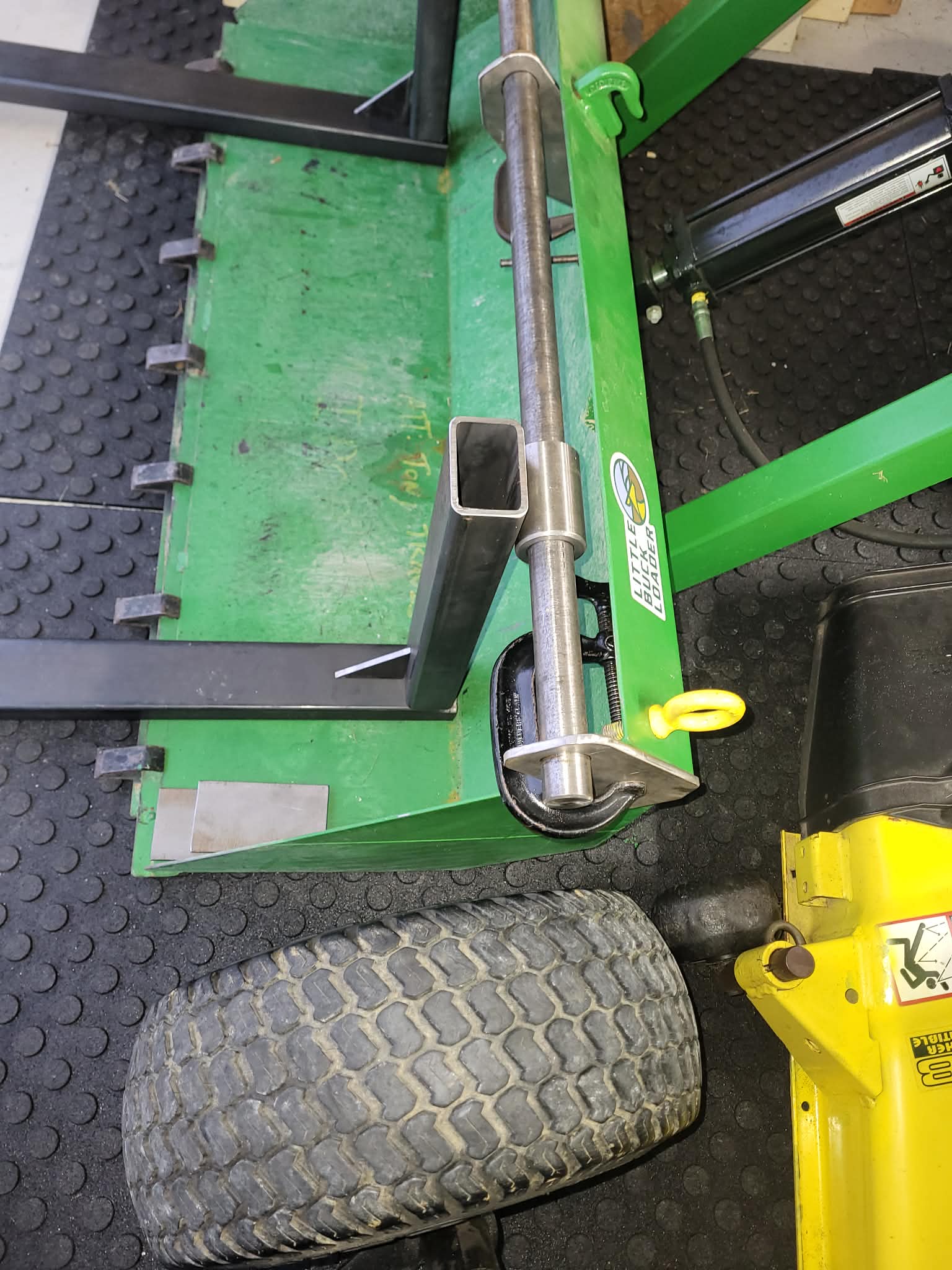 Spike Buck-Forks detail angle 9