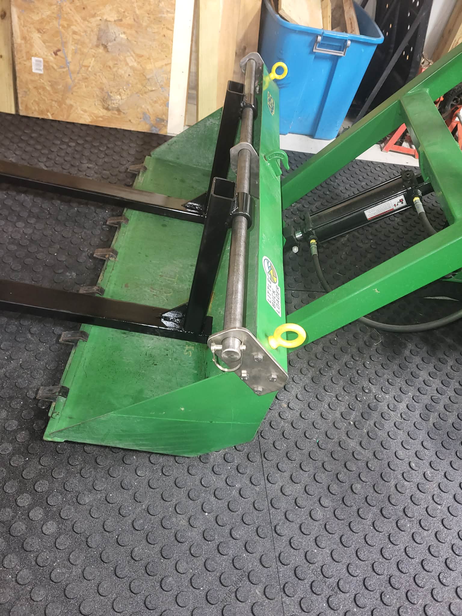 4 ft Spike Buck-Forks